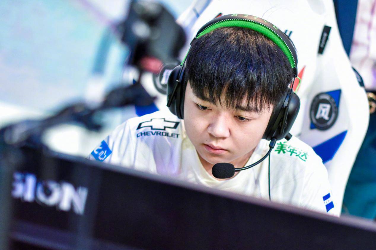 Doinb回归赛场，战术调整首场状态亮眼，IG观众沸腾！